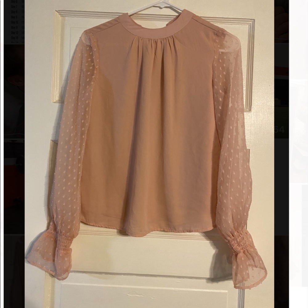 NWOT Women’s XS blush blouse